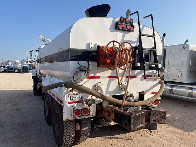 Image of Mack CH613 equipment image 3