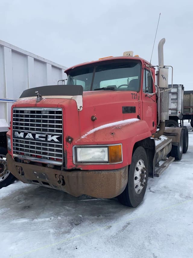 Image of Mack CH613 equipment image 1
