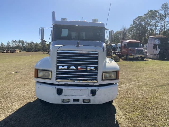 Image of Mack CH613 equipment image 1