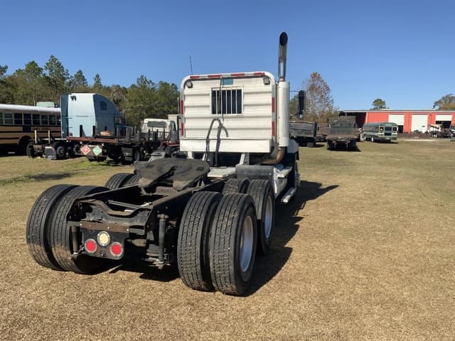 Image of Mack CH613 equipment image 4