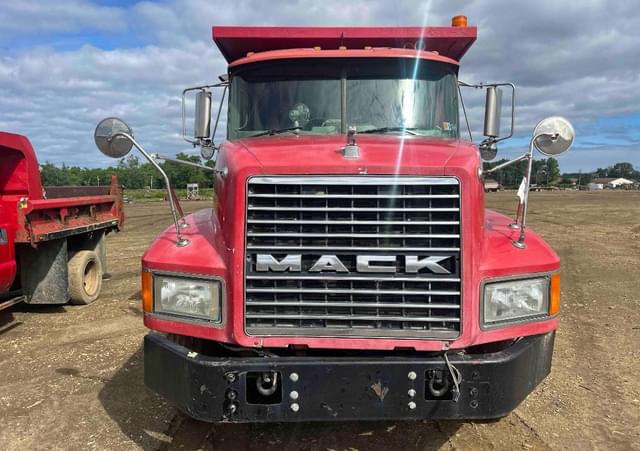 Image of Mack CH613 equipment image 2