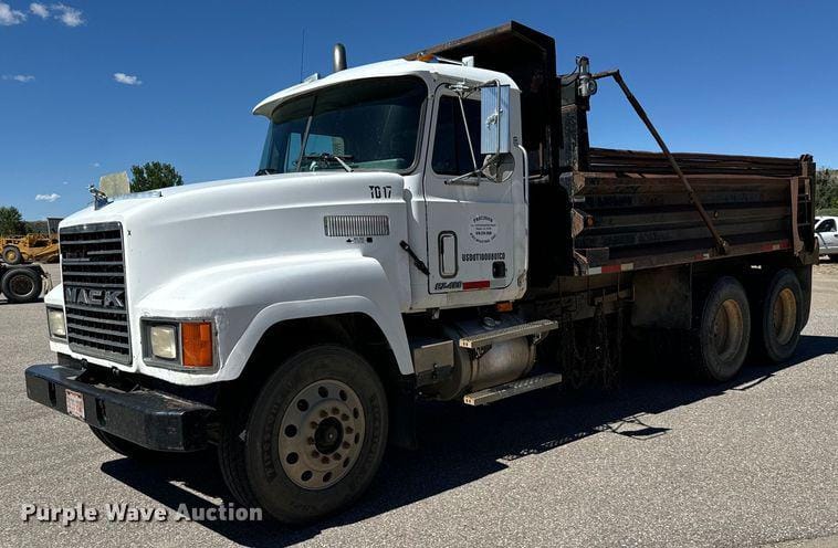 Main image Mack CH613