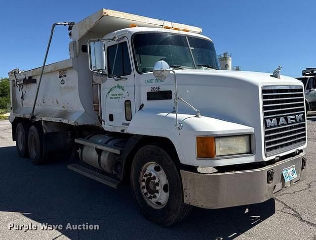 Image of Mack CH613 equipment image 2