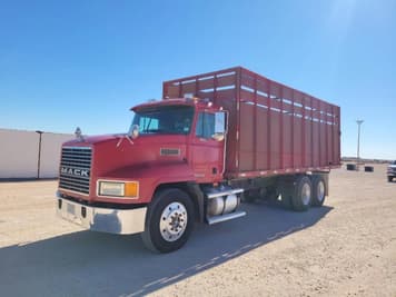 Main image Mack CH613