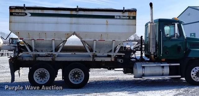 Image of Mack CH613 equipment image 3