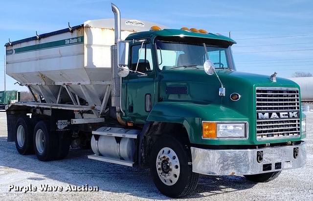 Image of Mack CH613 equipment image 2