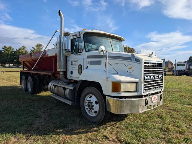 Image of Mack CH613 equipment image 2