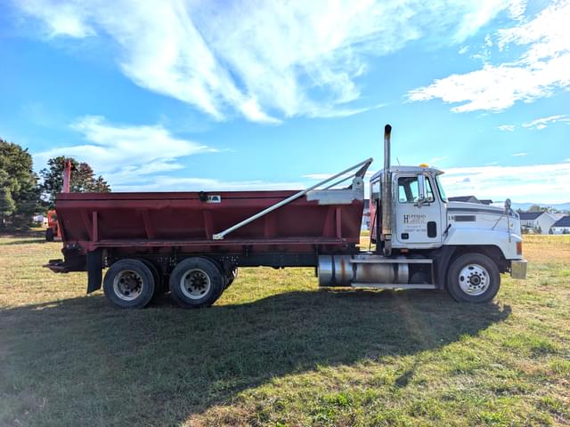 Image of Mack CH613 equipment image 3
