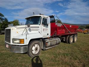 1999 Mack CH613 Image