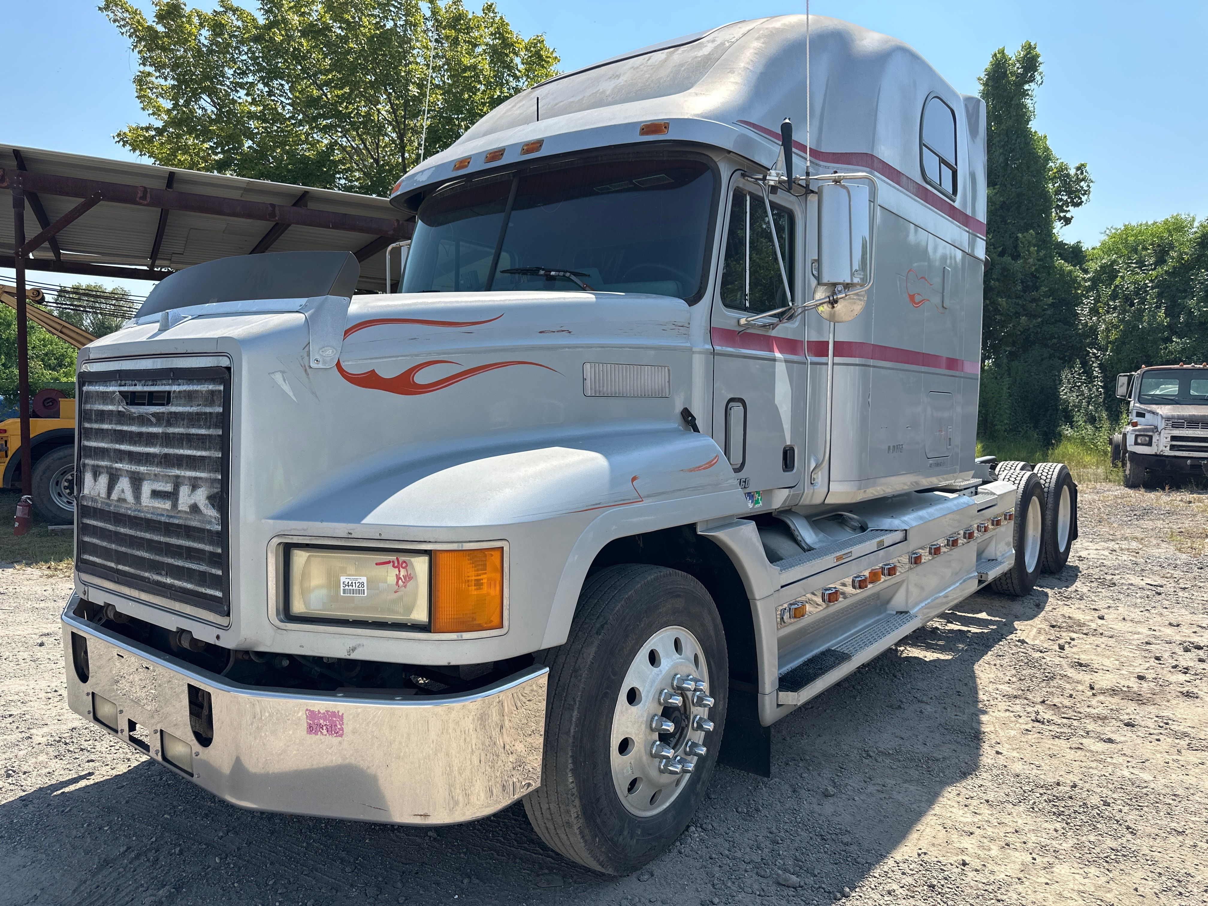 1999 Mack CH613 Equipment Image0