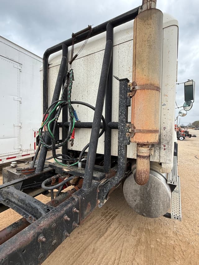 Image of Mack CH613 equipment image 4