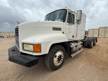 Main image Mack CH613