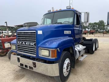 Main image Mack CH613