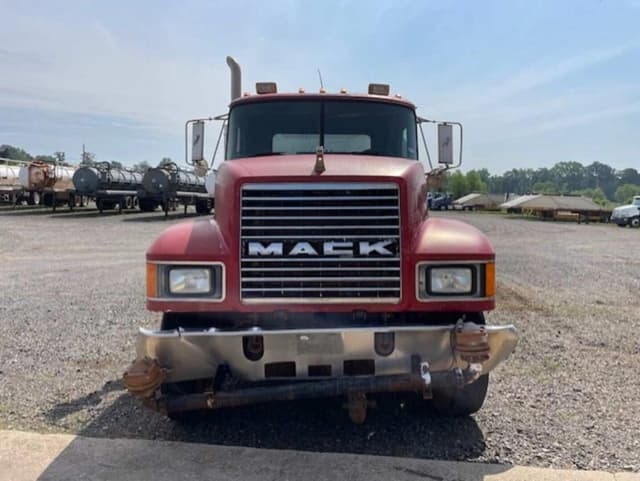 Image of Mack CH613 equipment image 2