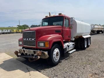 Main image Mack CH613