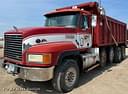 1999 Mack CL713 Image