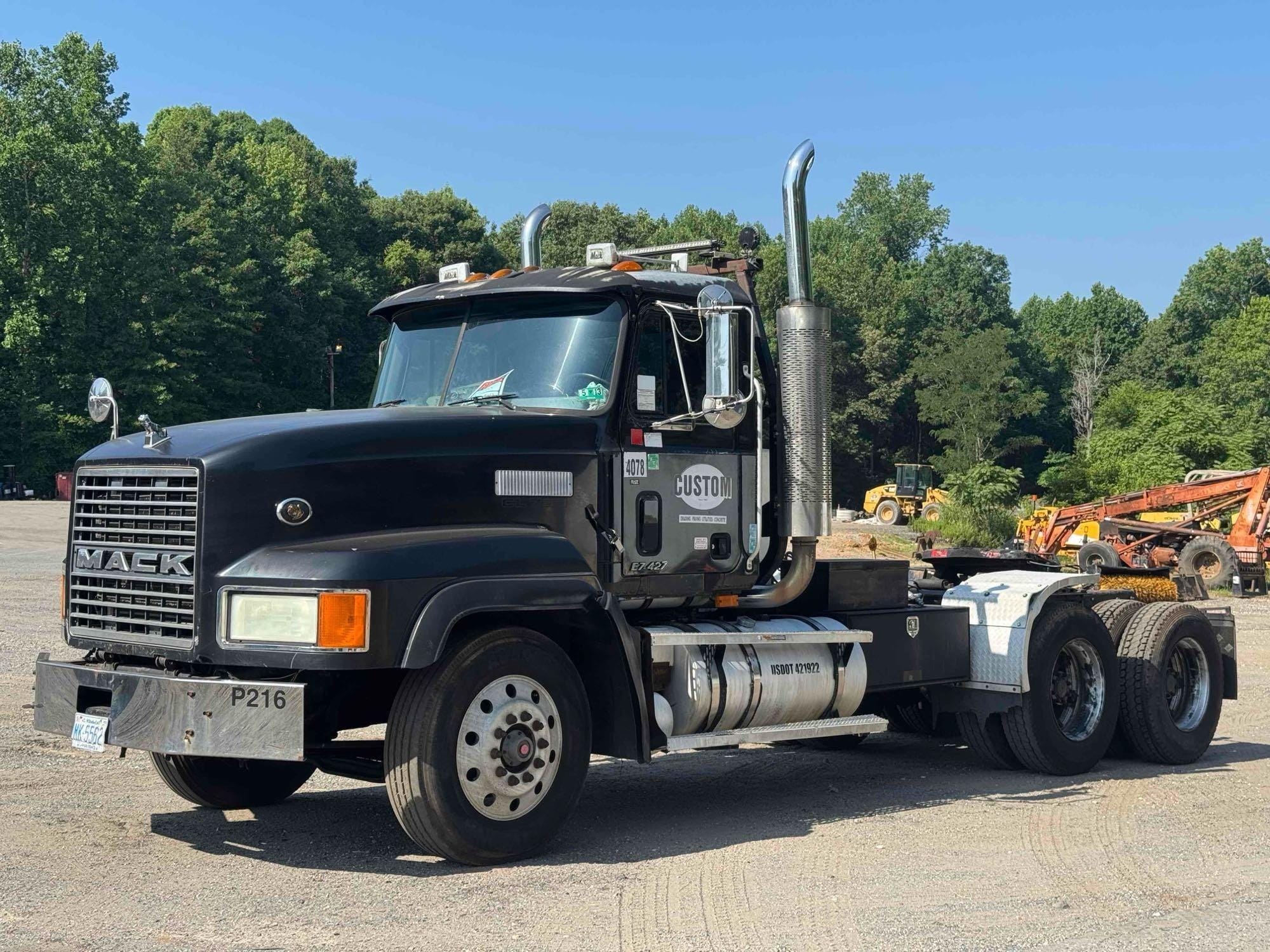 1999 Mack CL713 Equipment Image0