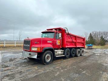 Main image Mack CL700