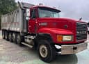 1999 Mack CL713 Image