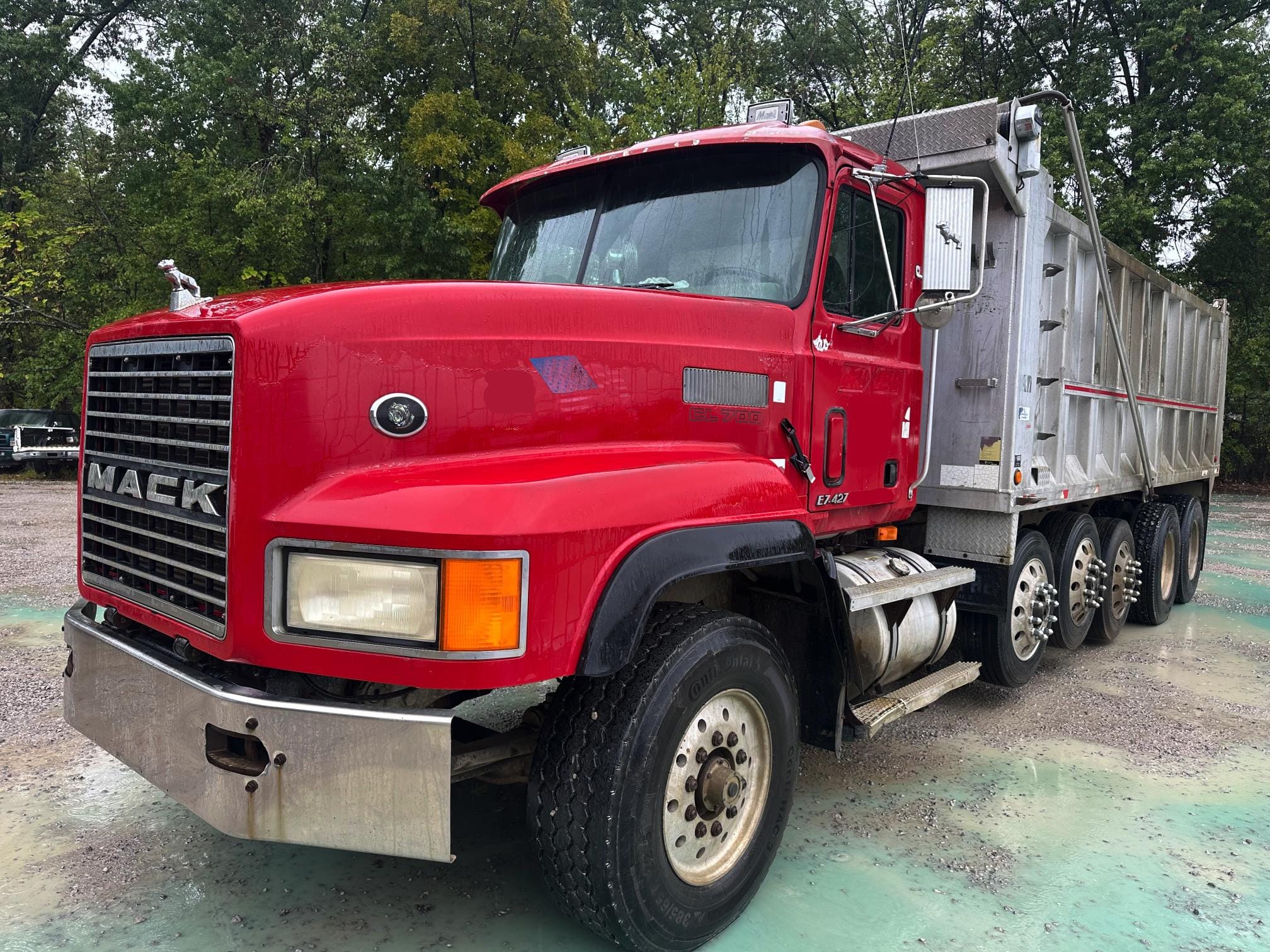 1999 Mack CL713 Equipment Image0