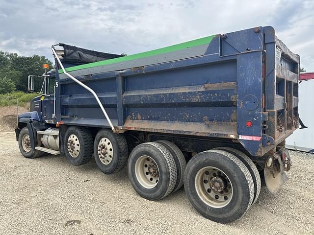 Image of Mack CL713 equipment image 2
