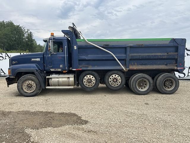 Image of Mack CL713 equipment image 1