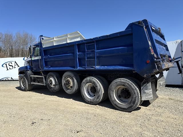 Image of Mack CL713 equipment image 2