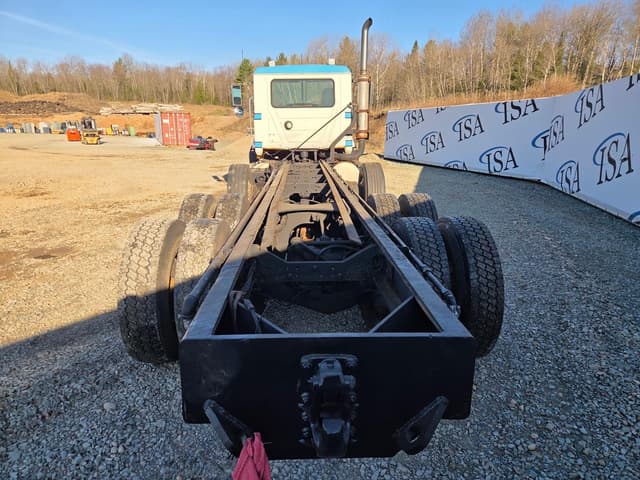 Image of Mack CL713 equipment image 3