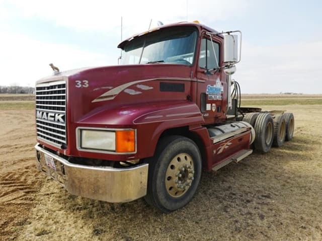 Image of Mack CH613 equipment image 1