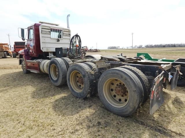 Image of Mack CH613 equipment image 2