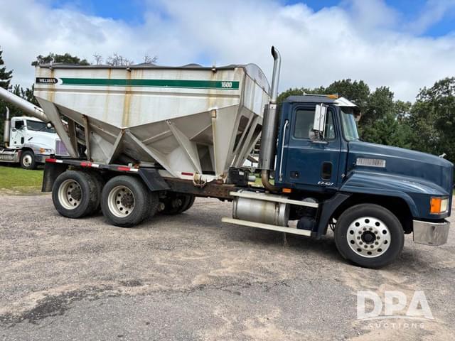 Image of Mack CH613 equipment image 3