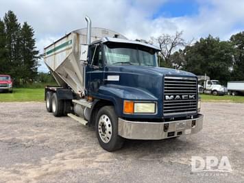 Main image Mack CH613