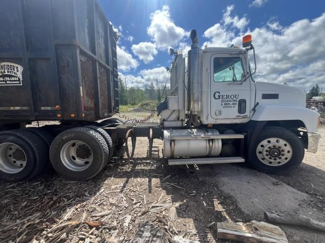 Image of Mack CH613 equipment image 4