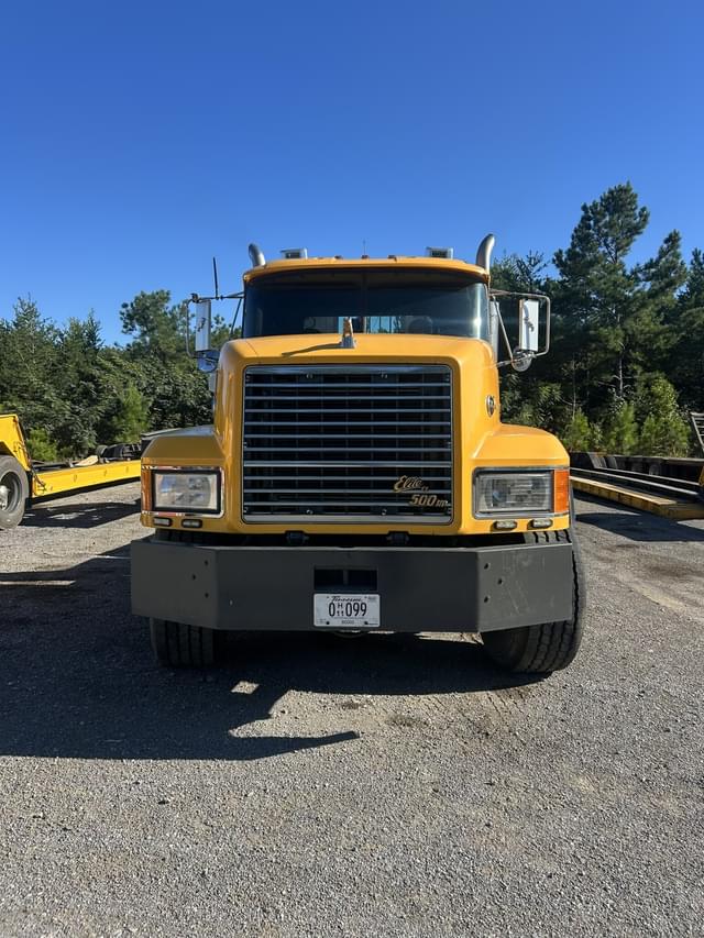Image of Mack CL713 equipment image 1