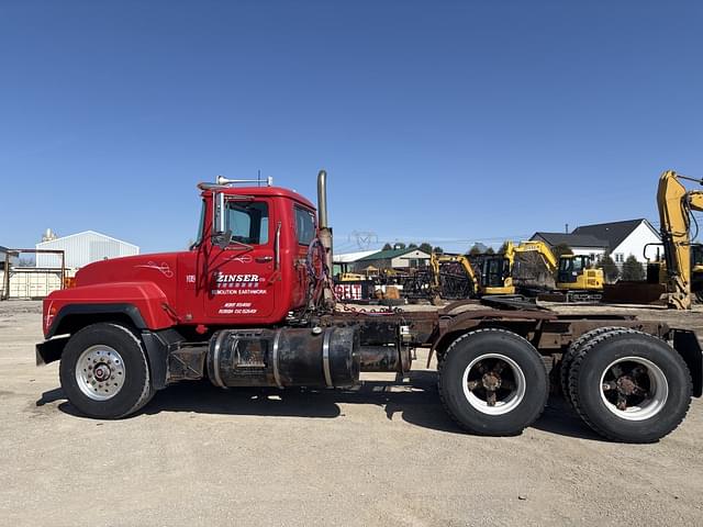 Image of Mack RD688S equipment image 1