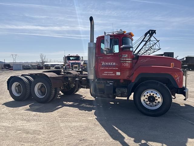Image of Mack RD688S equipment image 4