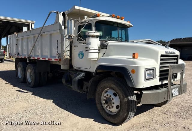 Image of Mack RD equipment image 2