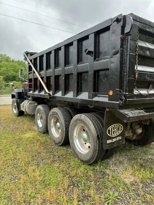 Image of Mack RD688S equipment image 4