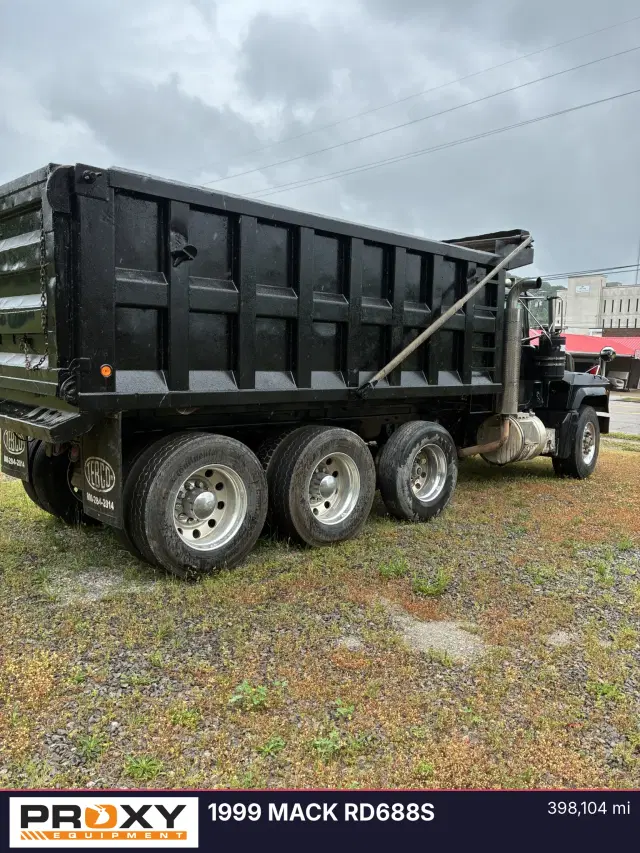 Image of Mack RD688S equipment image 3