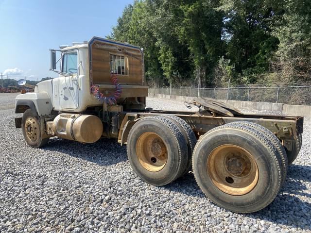 Image of Mack RD688S equipment image 1
