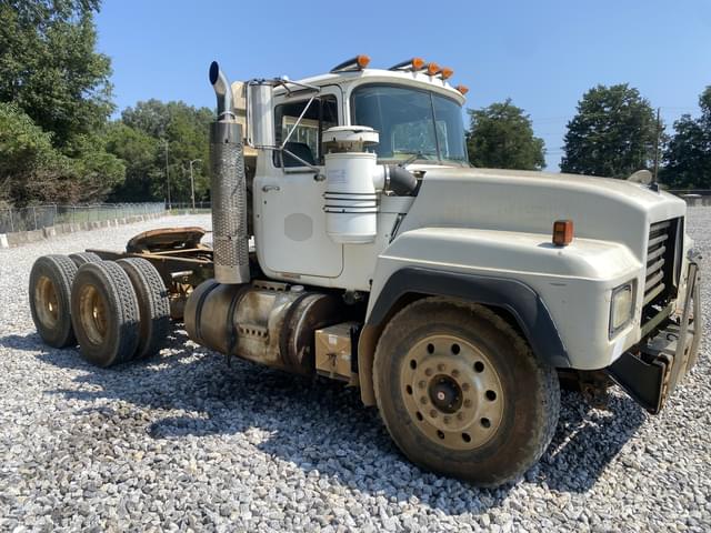 Image of Mack RD688S equipment image 3