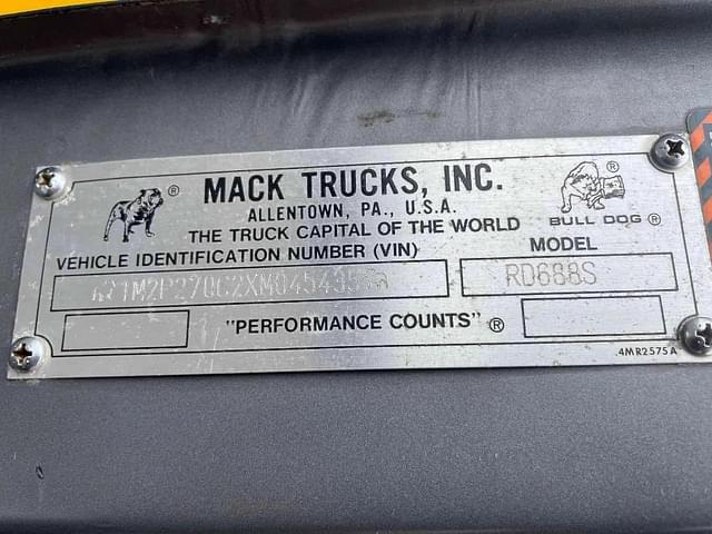 Image of Mack RD688S equipment image 4