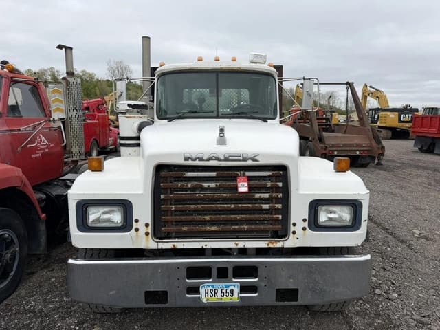 Image of Mack RD688S equipment image 4