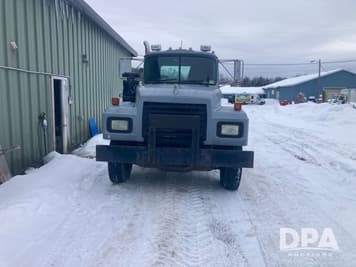 Main image Mack RD688S