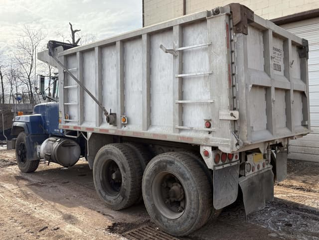 Image of Mack RD688SX equipment image 2