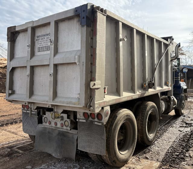 Image of Mack RD688SX equipment image 4