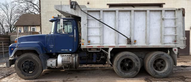 Image of Mack RD688SX equipment image 1