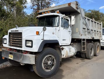 Main image Mack RD688SX