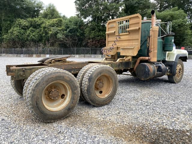 Image of Mack RD690S equipment image 2