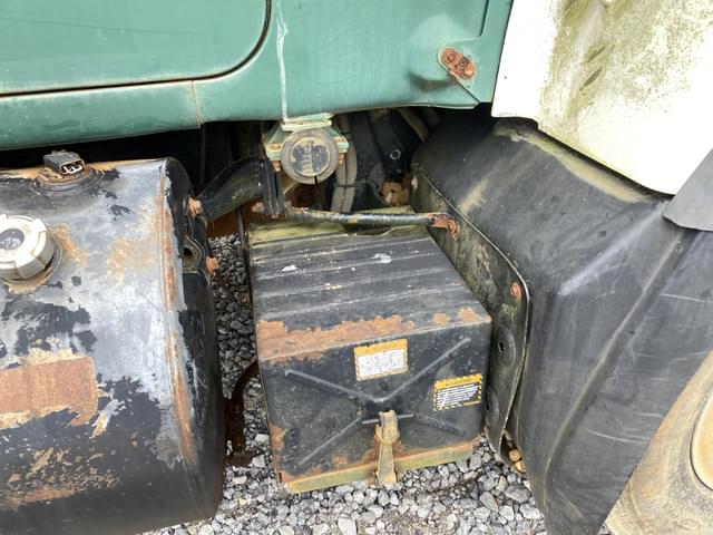 Image of Mack RD690S equipment image 4